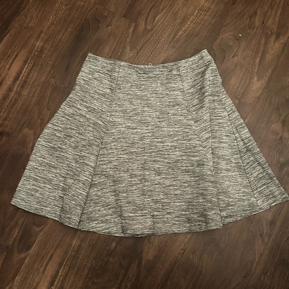 Gray GAP Skirt - Picture 1 of 3